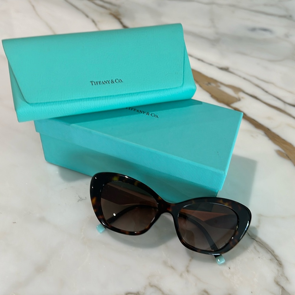 Tiffany & Co. Sunglasses. TF 4158 Cat Eye Sunglasses.